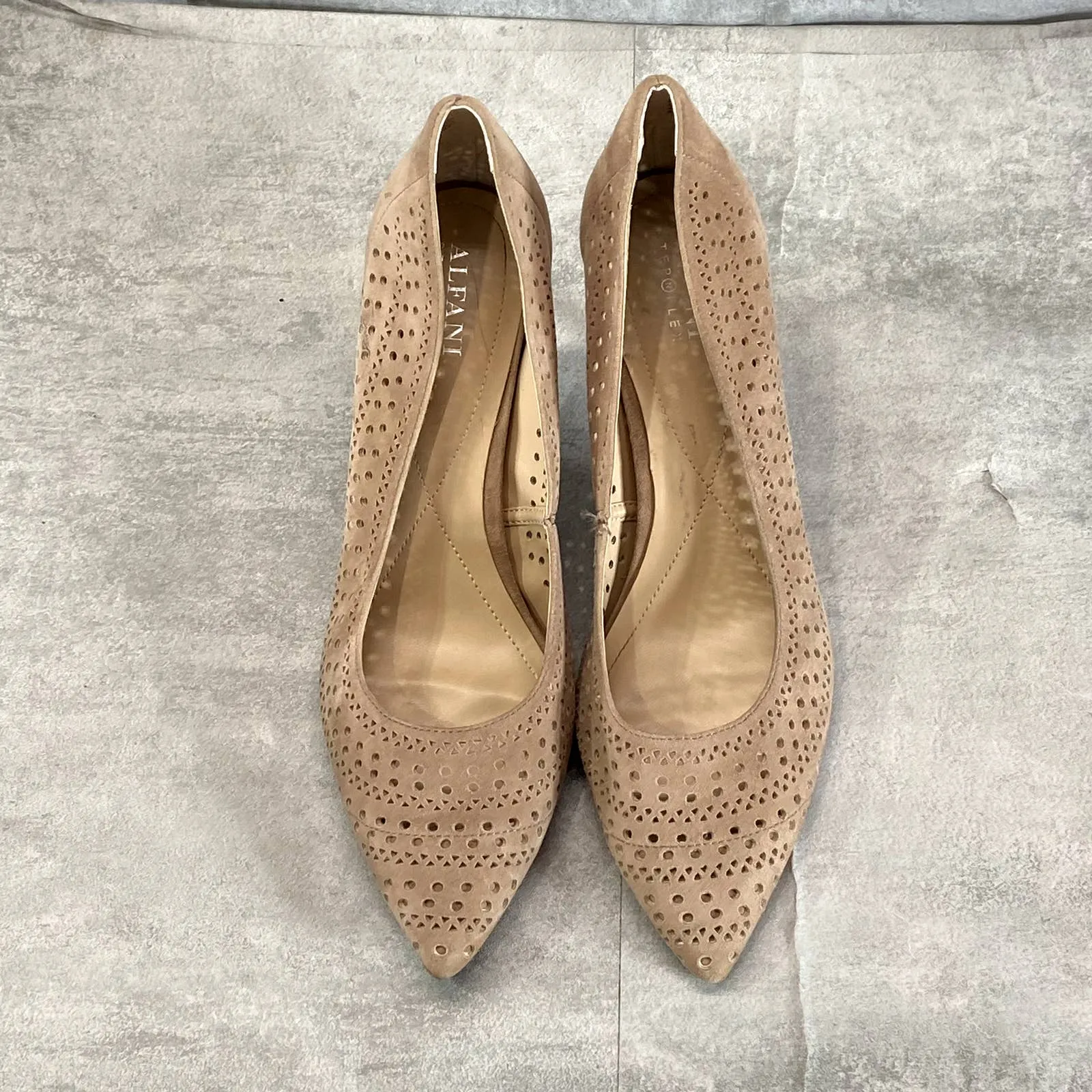 ALFANI STEP N' FLEX Women's Sand Jeules Perforated Pointed-Toe Slip-On Pumps SZ9