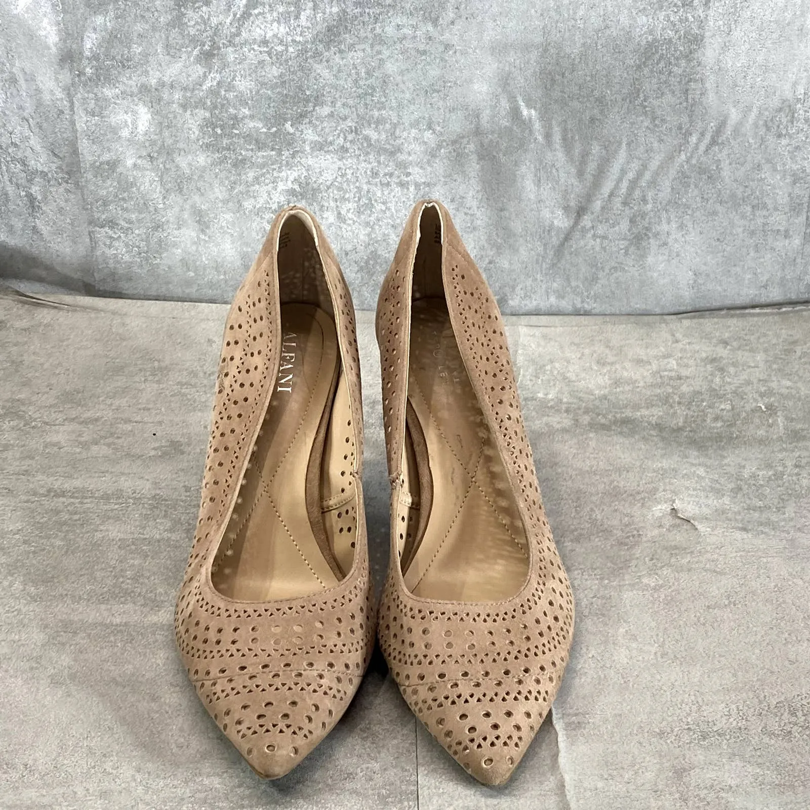 ALFANI STEP N' FLEX Women's Sand Jeules Perforated Pointed-Toe Slip-On Pumps SZ9