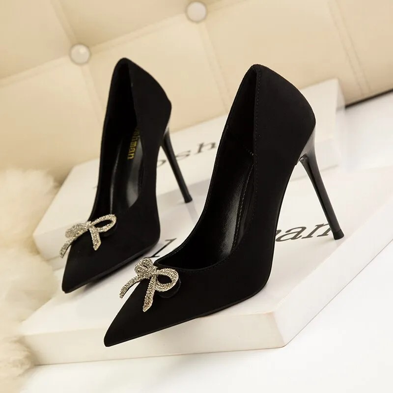Bow-knot Pumps