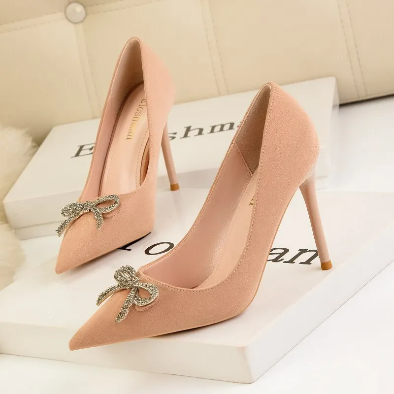 Bow-knot Pumps