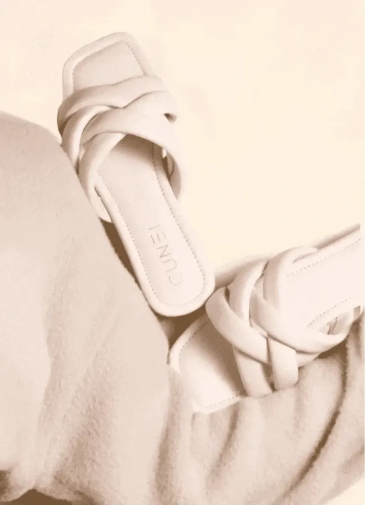 Pallid White Crossed Flats - Off White Flats